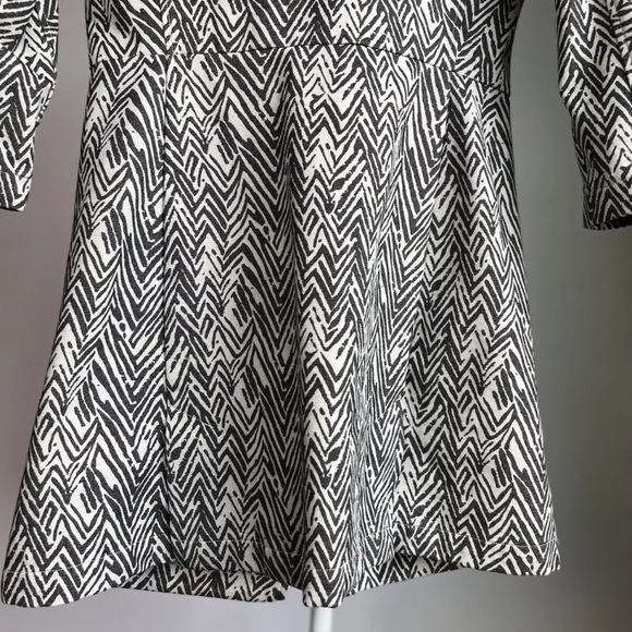 Cabi Peacoat Jacket Sz XS Zig Zag Ponte Knit style #3034 Zebra EUC Artsy Buttons - Picture 8 of 16